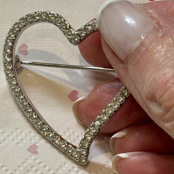 Vintage Silver Tone Clear rhinestone Heart Brooch - Picture 12 of 15